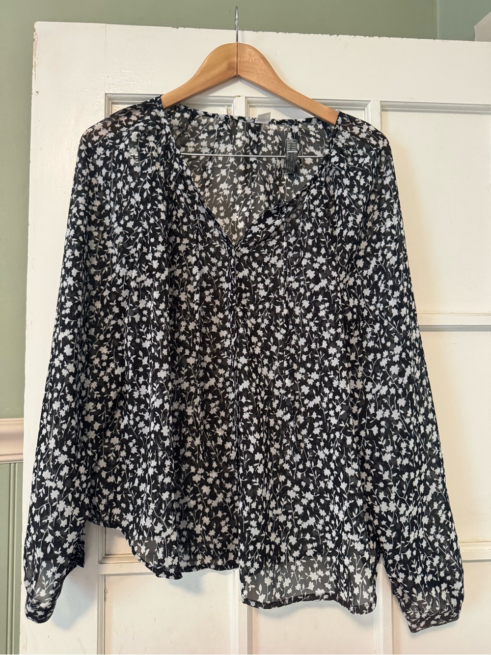 Old Navy Black and White Floral V-Neck Blouse
